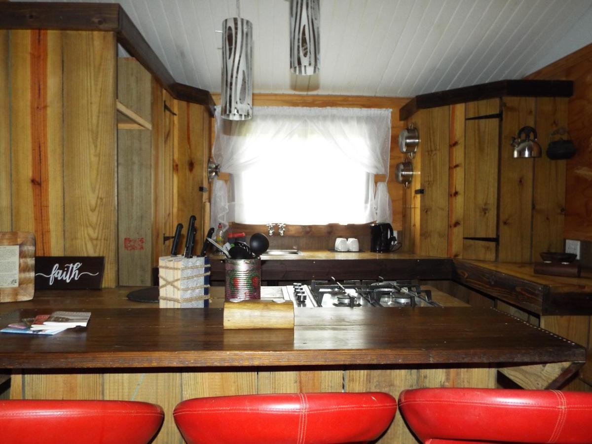 Zongororo Mountain Lodge Waterval-Onder Bagian luar foto