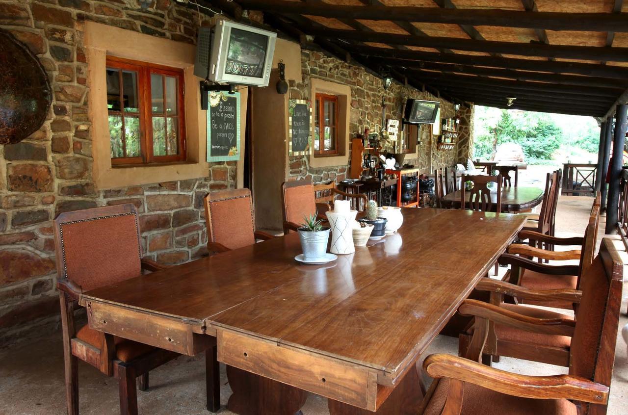 Zongororo Mountain Lodge Waterval-Onder Bagian luar foto